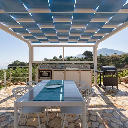 Dome On The Hill With Jacuzzi